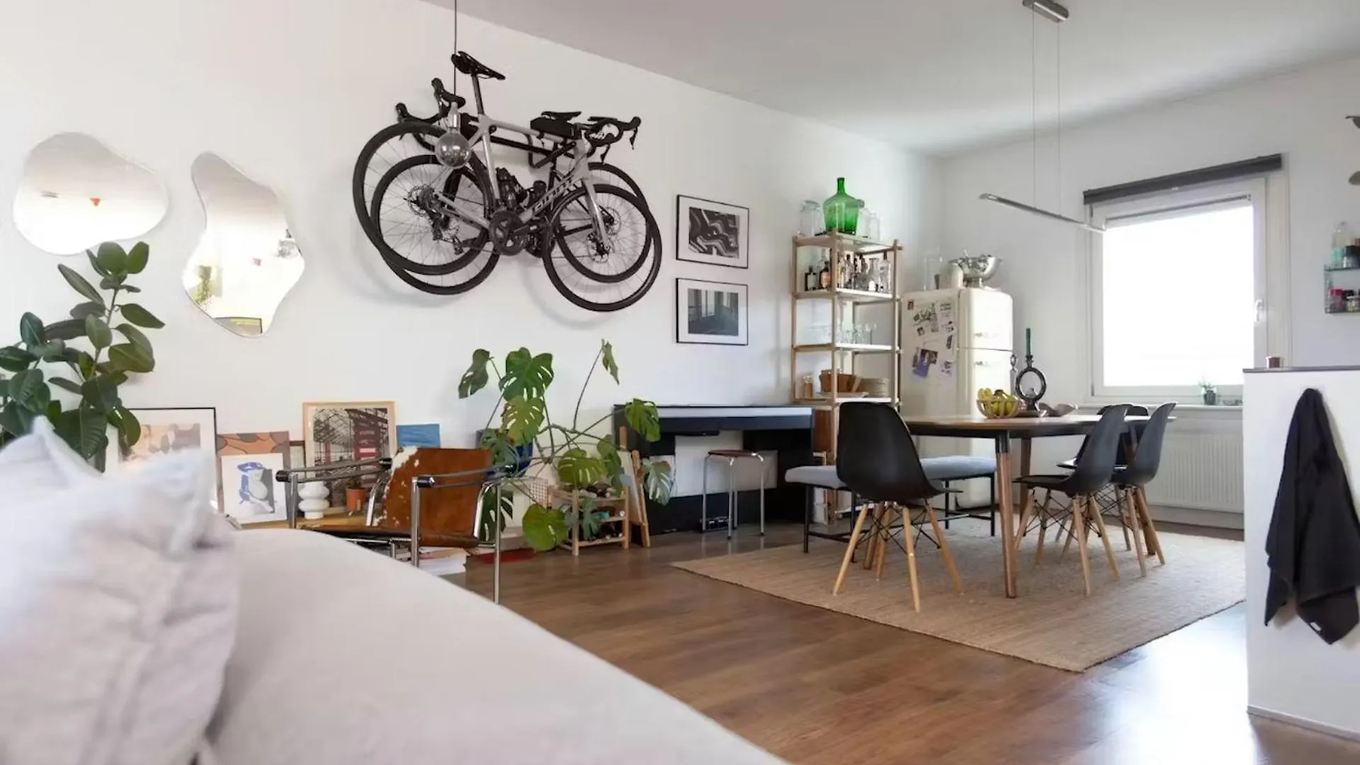 Cozy Apartment 2 Bedrooms - Check Profile Amsterdam Netherlands
